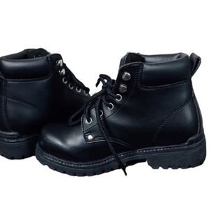 State Street Ankle Boot

A453210